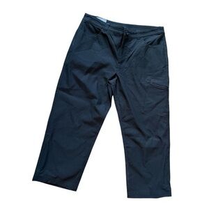 New Eddie Bauer black tech Capri outdoor hiking pants